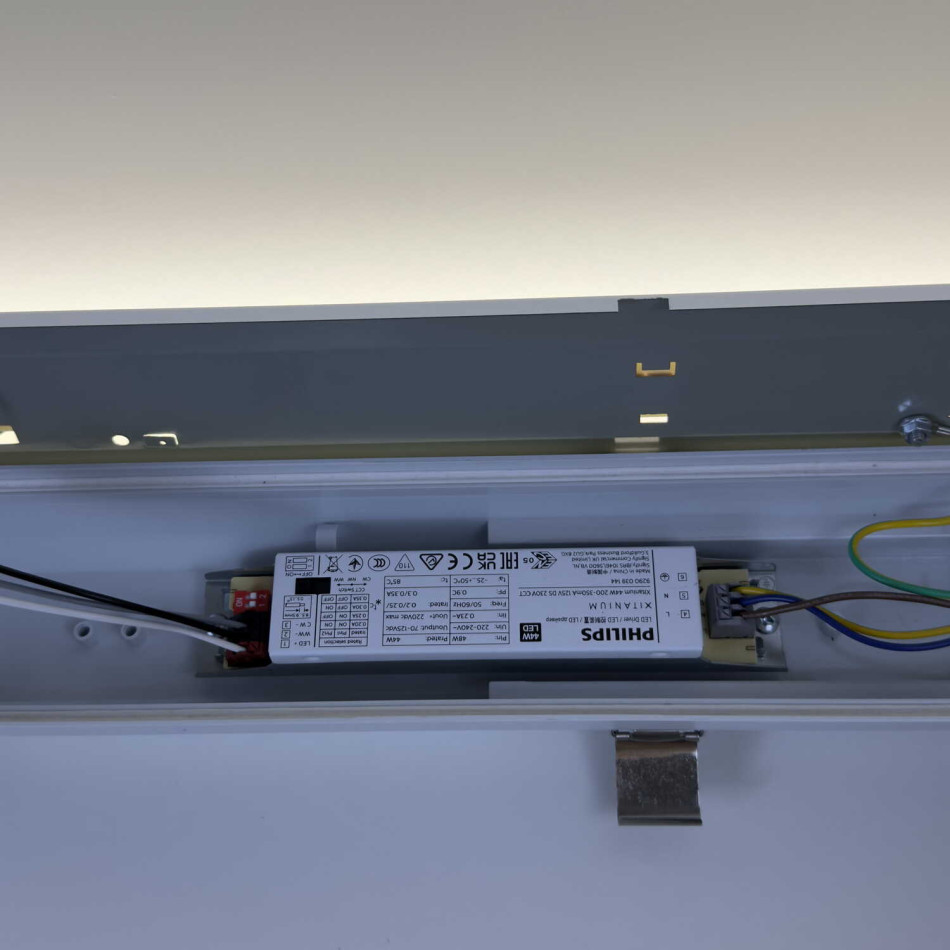 Вологозахищений лінійний світильник RAYFOR WL01 1200мм 40W 6400Lm 3CCT IP66 Philips 3р