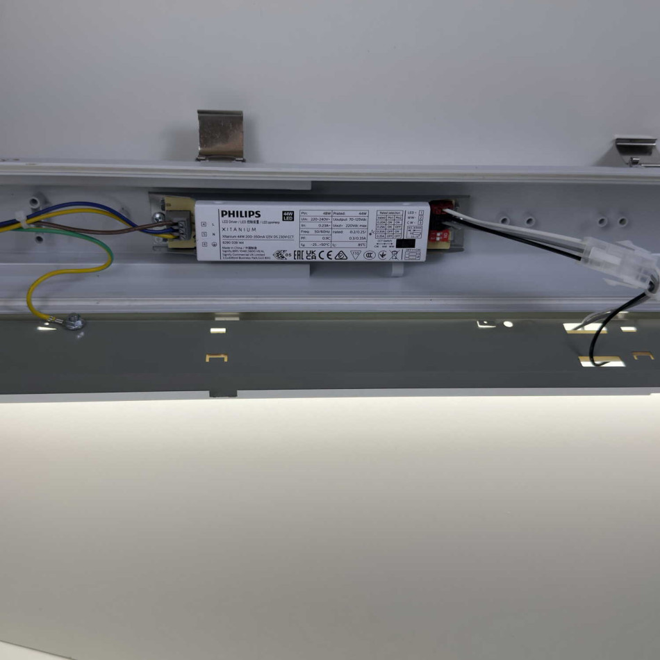 Вологозахищений лінійний світильник RAYFOR WL01 1200мм 40W 6400Lm 3CCT IP66 Philips 3р