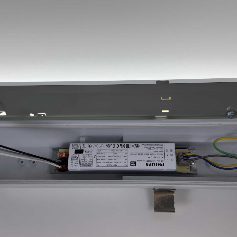Вологозахищений лінійний світильник RAYFOR WL01 1200мм 40W 6400Lm 3CCT IP66 Philips 3р